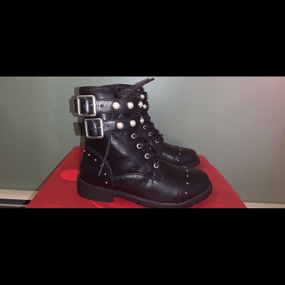 Girls combat boots